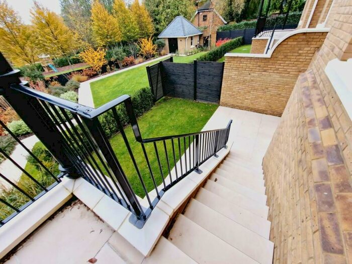 2 Bedroom Flat For Sale In Camlet Way, London, EN4