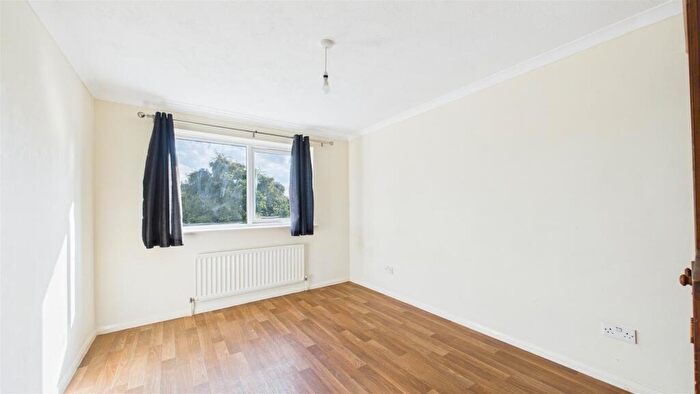 2 Bedroom Flat For Sale In Addison Road, Enfield, EN3