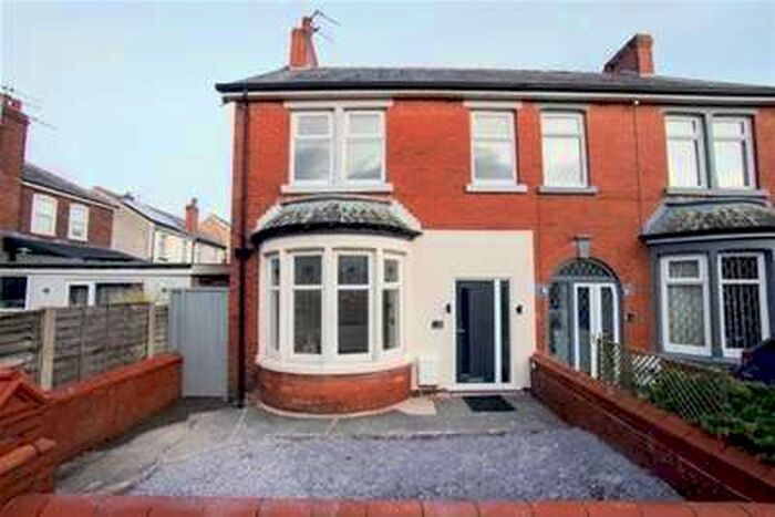 3 Bedroom Semi-Detached House To Rent In Dunelt Road, Blackpool, FY1
