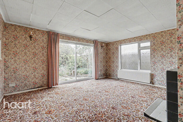 3 Bedroom Detached Bungalow For Sale In Alan Drive, Clacton-On-Sea, CO16