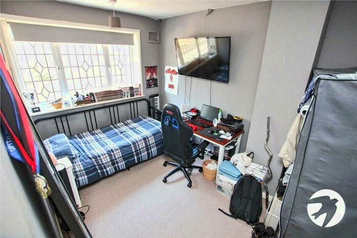 3 Bedroom Terraced House For Sale In Court Farm Road, London, SE9