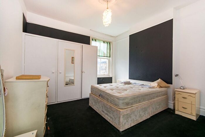 1 Bedroom Flat To Rent In Streatham High Road, Streatham Common, London, SW16
