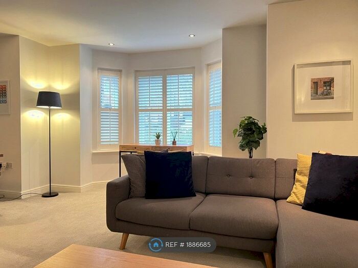 2 Bedroom Flat To Rent In Stanley Road, Whalley Range, Manchester, M16