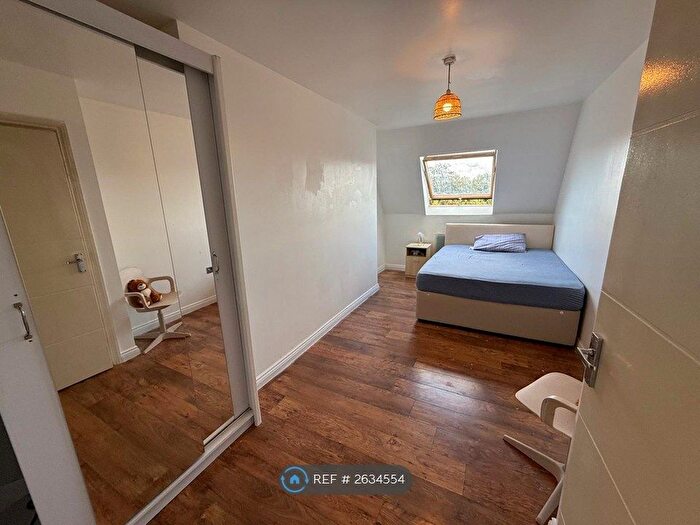 2 Bedroom Flat To Rent In Croydon, Croydon, CR0