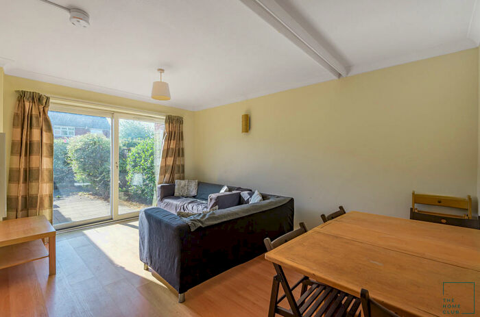 5 Bedroom Terraced House To Rent In St. Johns Road, Guildford, GU2