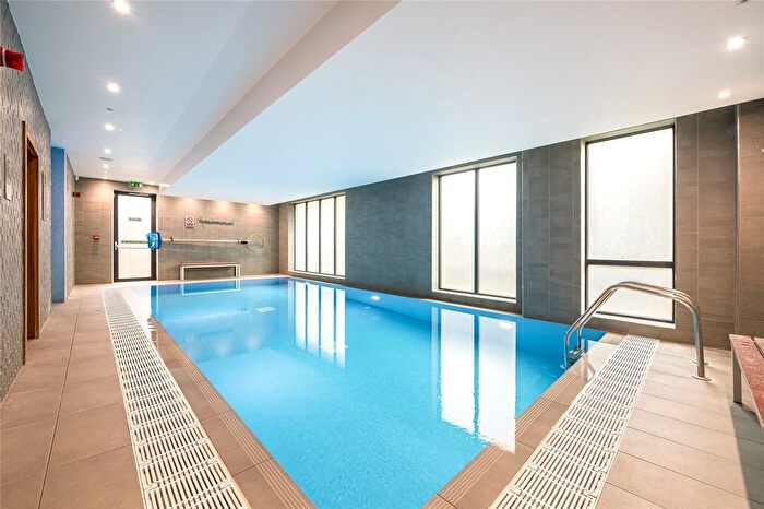 2 Bedroom Flat To Rent In Tizzard Grove, London, SE3