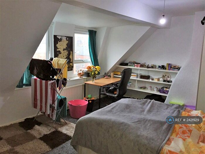 3 Bedroom Terraced House To Rent In Holberry Close, Sheffield, S10