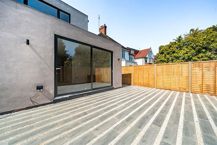 3 Bedroom Flat To Rent In Gunnersbury Avenue, London, W5