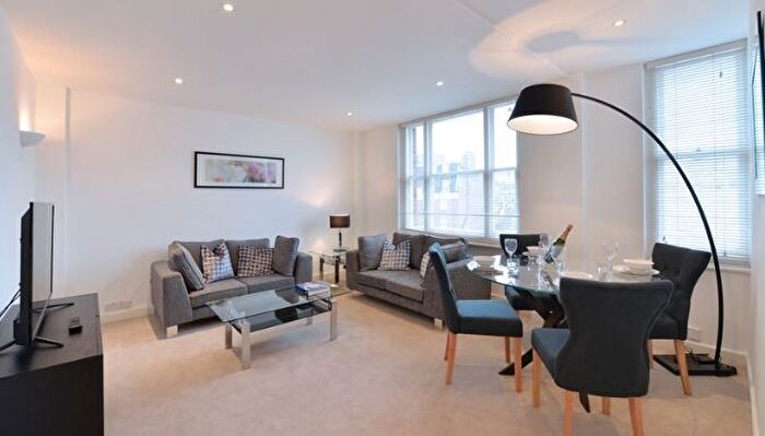 2 Bedroom Flat To Rent In Hill Street, London, W1J