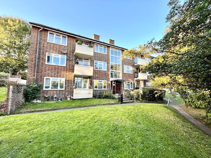 2 Bedroom Flat To Rent In Green Lane, Chessington, Surrey., KT9