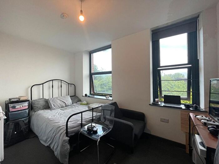 1 Bedroom Property To Rent In Room, Flat, Landrose House, Lawrence Hill, Bristol, BS5