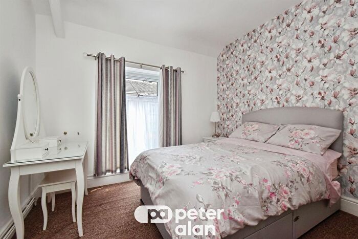 3 Bedroom End Of Terrace House For Sale In Merthyr Road, Glynneath, Neath, SA11
