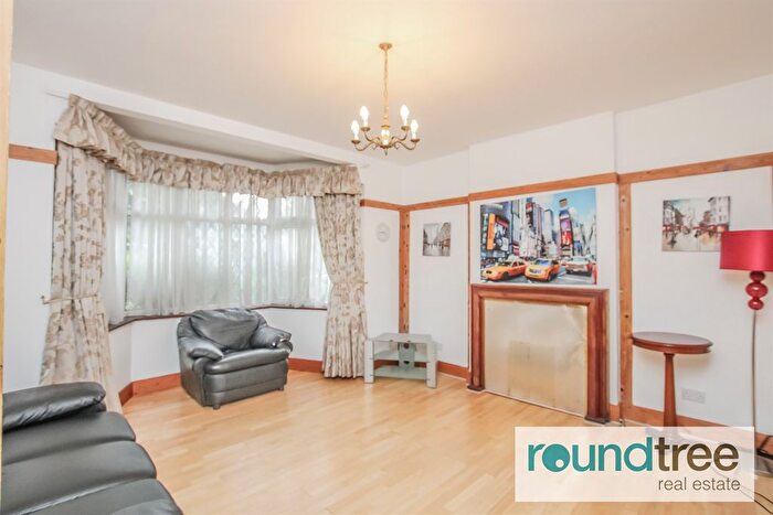 4 Bedroom Detached House To Rent In Woodlands, Golders Green, NW11