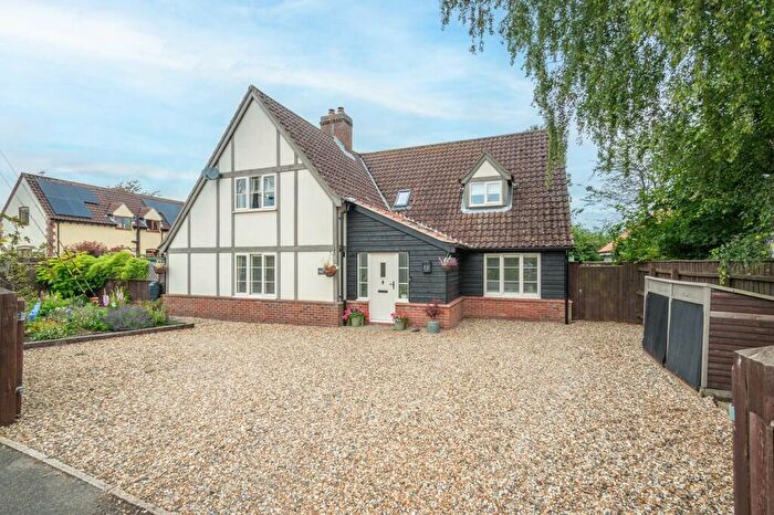4 Bedroom Detached House For Sale In Gazeley, Suffolk, CB8
