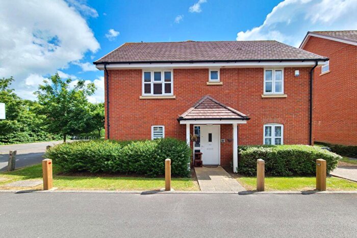 2 Bedroom Flat For Sale In The Mallards, Totton, SO40
