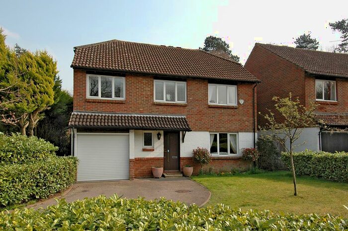4 Bedroom Detached House To Rent In Cobham, KT11