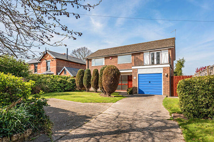 4 Bedroom Detached House For Sale In Southleigh Road, Denvilles, PO9