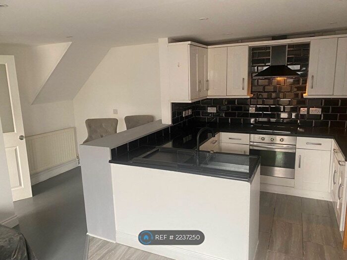 2 Bedroom Semi-Detached House To Rent In Lower Park Road, Wickford, SS12