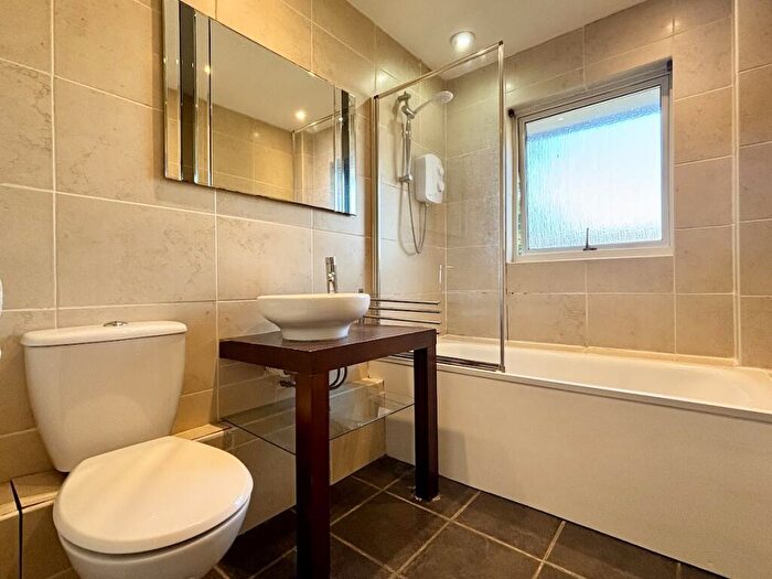 1 Bedroom Maisonette To Rent In Bembridge, Netley Abbey, SO31