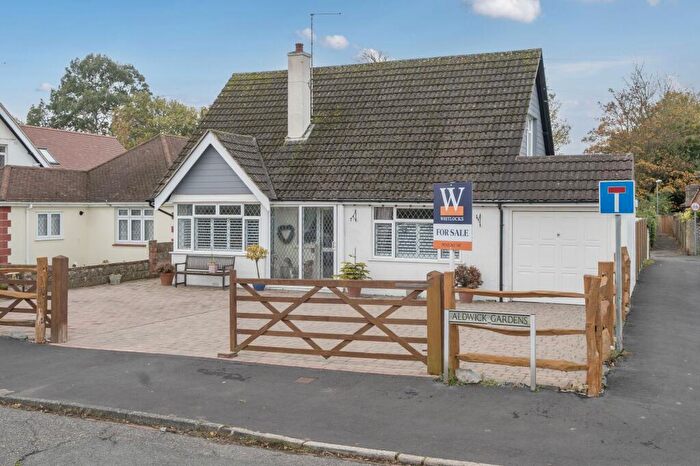 3 Bedroom Property For Sale In Aldwick Gardens, Aldwick, Bognor Regis, PO21