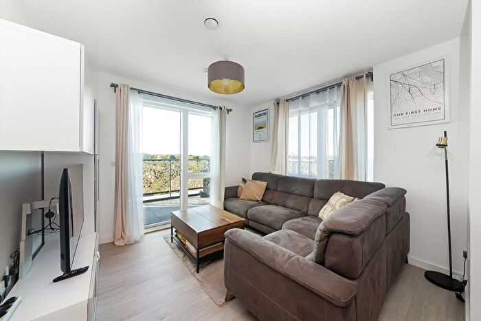 3 Bedroom Flat For Sale In Pomeroy Street, New Cross, London, SE14