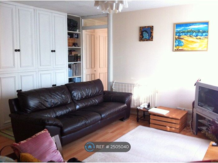 1 Bedroom Maisonette To Rent In Heath Road, London, SW8