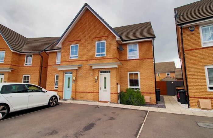 3 Bedroom Property To Rent In De Haia Road, Rogerstone, Newport, NP10