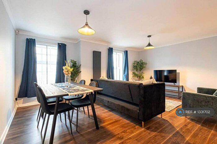 2 Bedroom Flat To Rent In Liverpool Road, Manchester, M3