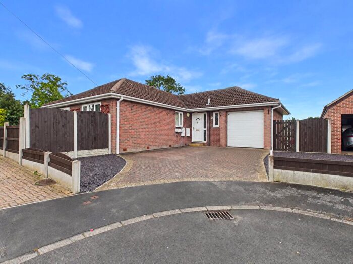 3 Bedroom Detached Bungalow For Sale In Oakwell Drive, Askern, DN6