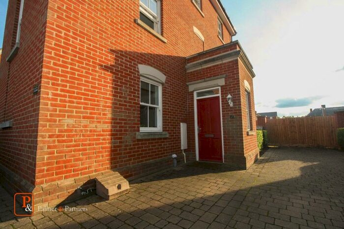 3 Bedroom Detached House To Rent In Garland Road, Colchester, Essex, CO2