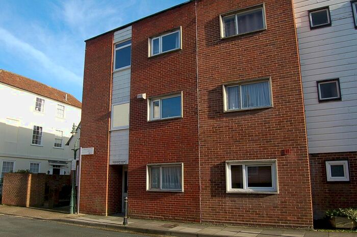 2 Bedroom Flat To Rent In King Street, Canterbury CT1
