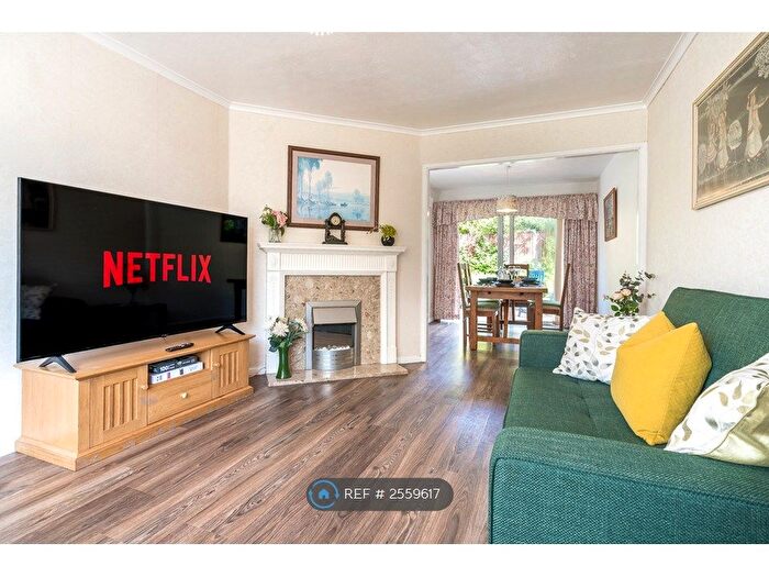 4 Bedroom Detached House To Rent In Waveney Rise, Oadby, Leicester, LE2