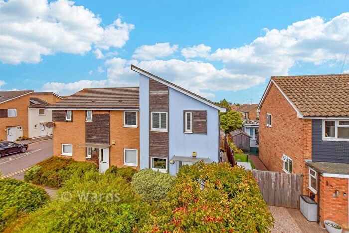 2 Bedroom End Of Terrace House For Sale In Olympia Way, Whitstable, Kent, CT5