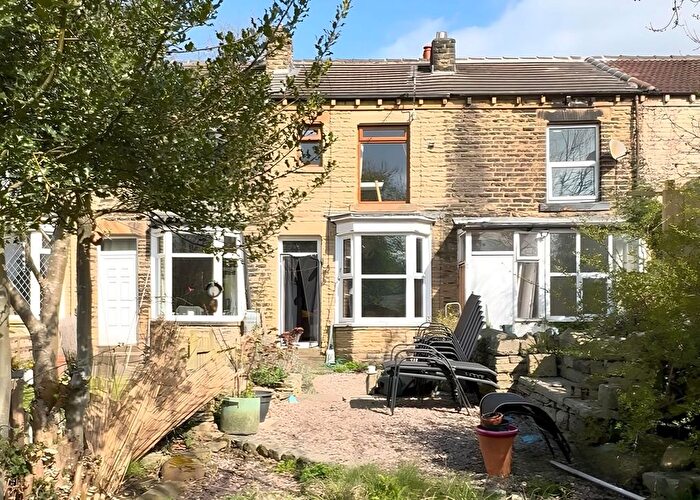 2 Bedroom Terraced House For Sale In Willow Terrace, Soothill, WF17