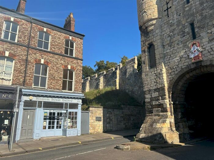 3 Bedroom Maisonette To Rent In Blossom Street, York, YO24
