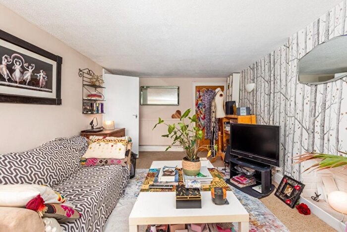 2 Bedroom Flat For Sale In Richmond Terrace, Clifton, BS8