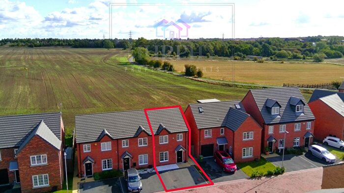 3 Bedroom End Terrace House For Sale In Castle Way, Pontefract, Yorkshire, WF8