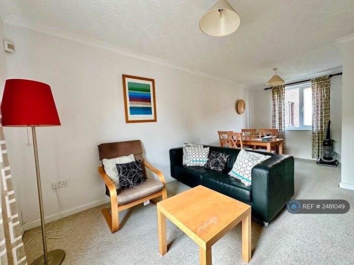 2 Bedroom Flat To Rent In Tiffany Court, Bristol, BS1