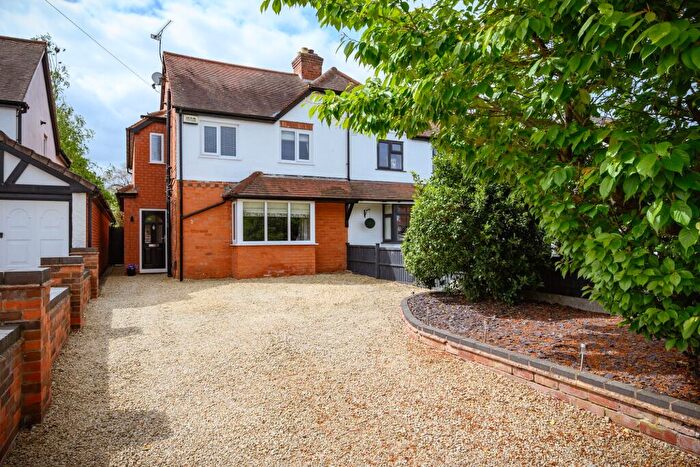 3 Bedroom Semi-Detached House For Sale In Longdon Road, Knowle, B93