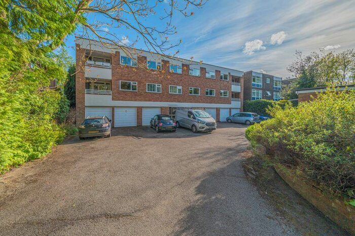 2 Bedroom Flat To Rent In Filmer Grove, Godalming, GU7