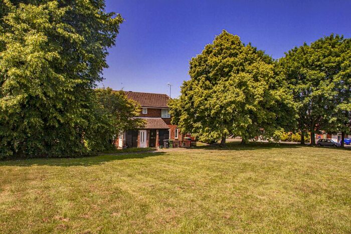 1 Bedroom Apartment To Rent In Wittenham Close, Woodcote, RG8