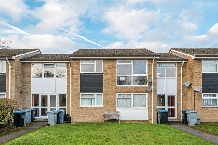 1 Bedroom Flat For Sale In Richens Drive, Carterton, Oxfordshire, OX18