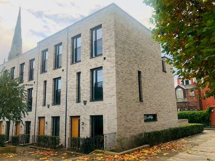 3 Bedroom Town House To Rent In St. Philips Square, Salford, M3