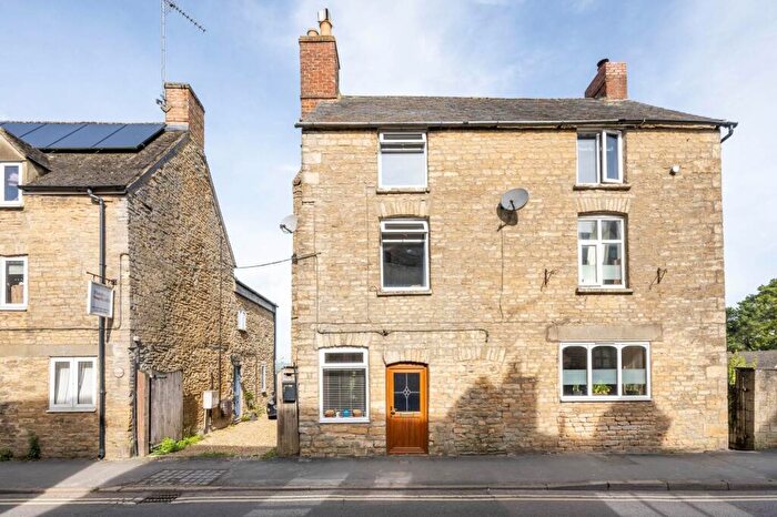 1 Bedroom Cottage For Sale In West End, Chipping Norton, OX7