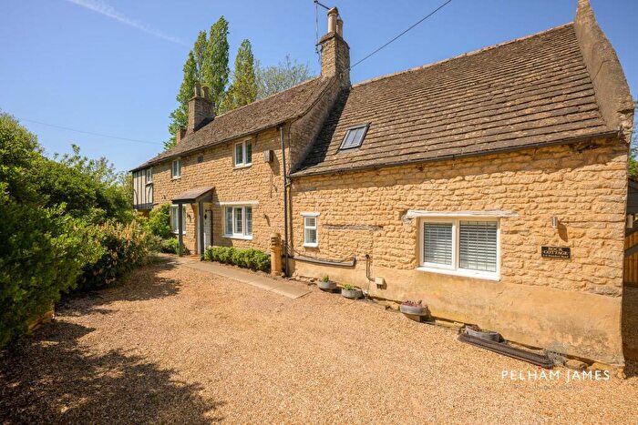 4 Bedroom Detached House For Sale In Stamford Road, Easton On The Hill, PE9