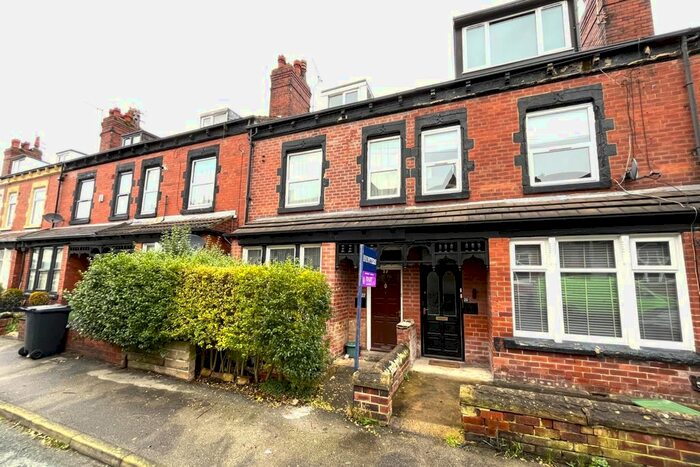 4 Bedroom Terraced House To Rent In Roman Place, Leeds, LS8