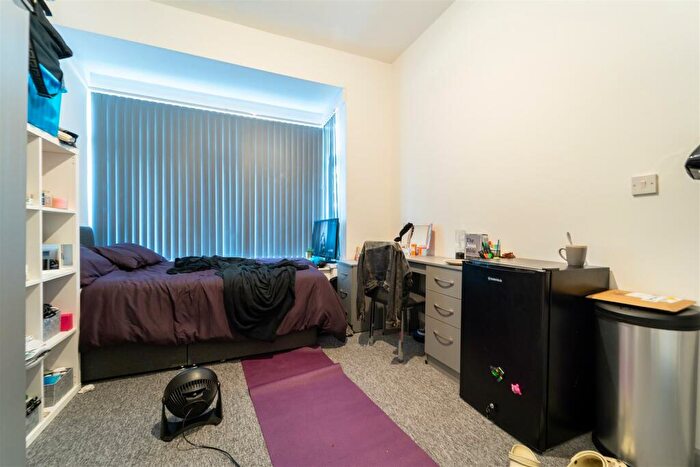 5 Bedroom House To Rent In Teignmouth Road, Birmingham, B29