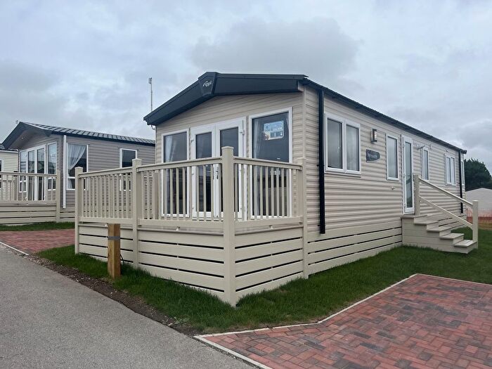 2 Bedroom Mobile/park Home For Sale In Sennen, Penzance, TR19