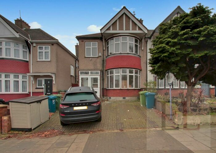 2 Bedroom Maisonette To Rent In Imperial Drive, Harrow, Greater London, HA2