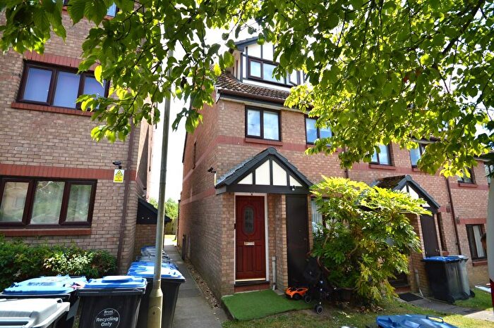 2 Bedroom Apartment To Rent In Viewfield Close, Harrow, HA3